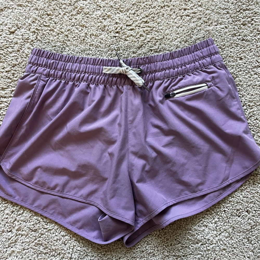 Vuori Women’s Clementine 2.0 Short in Lilac, Size Medium